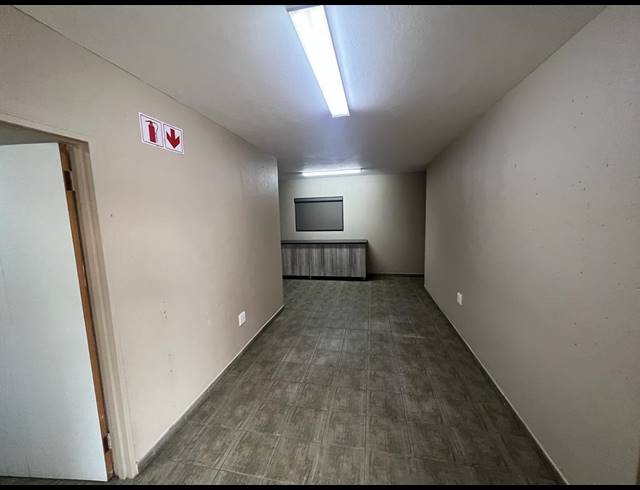 290M² WAREHOUSE FOR SALE IN APEX